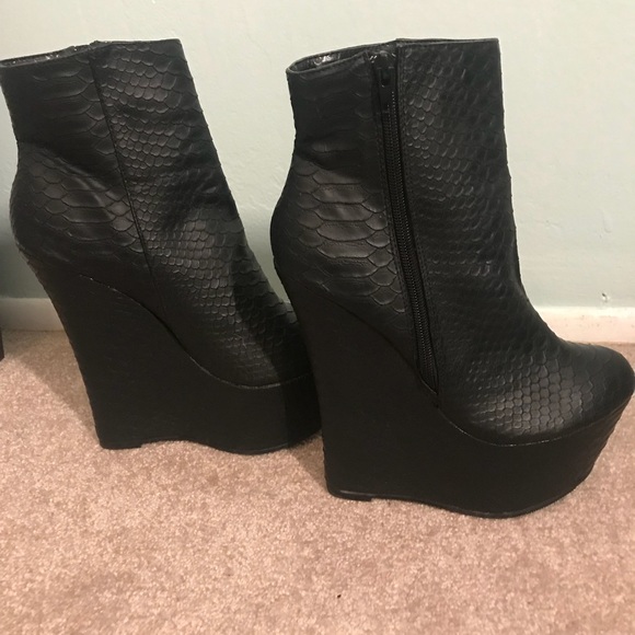 Sophia & Lee Shoes - 💲💲💲Platform wedge ankle boots